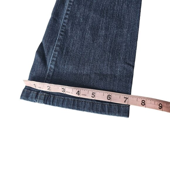 Ann Taylor Women's Jean's The Boot Modern Fit medium wash size 6P - Picture 10 of 10